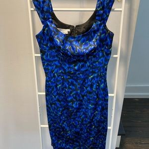 Maggie London. size 8. Scoop neck, floral, cocktail dress